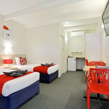 Castle Creek Motor Inn 유로아 외부 사진