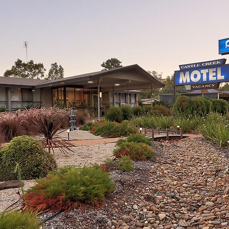 Castle Creek Motor Inn 유로아 외부 사진