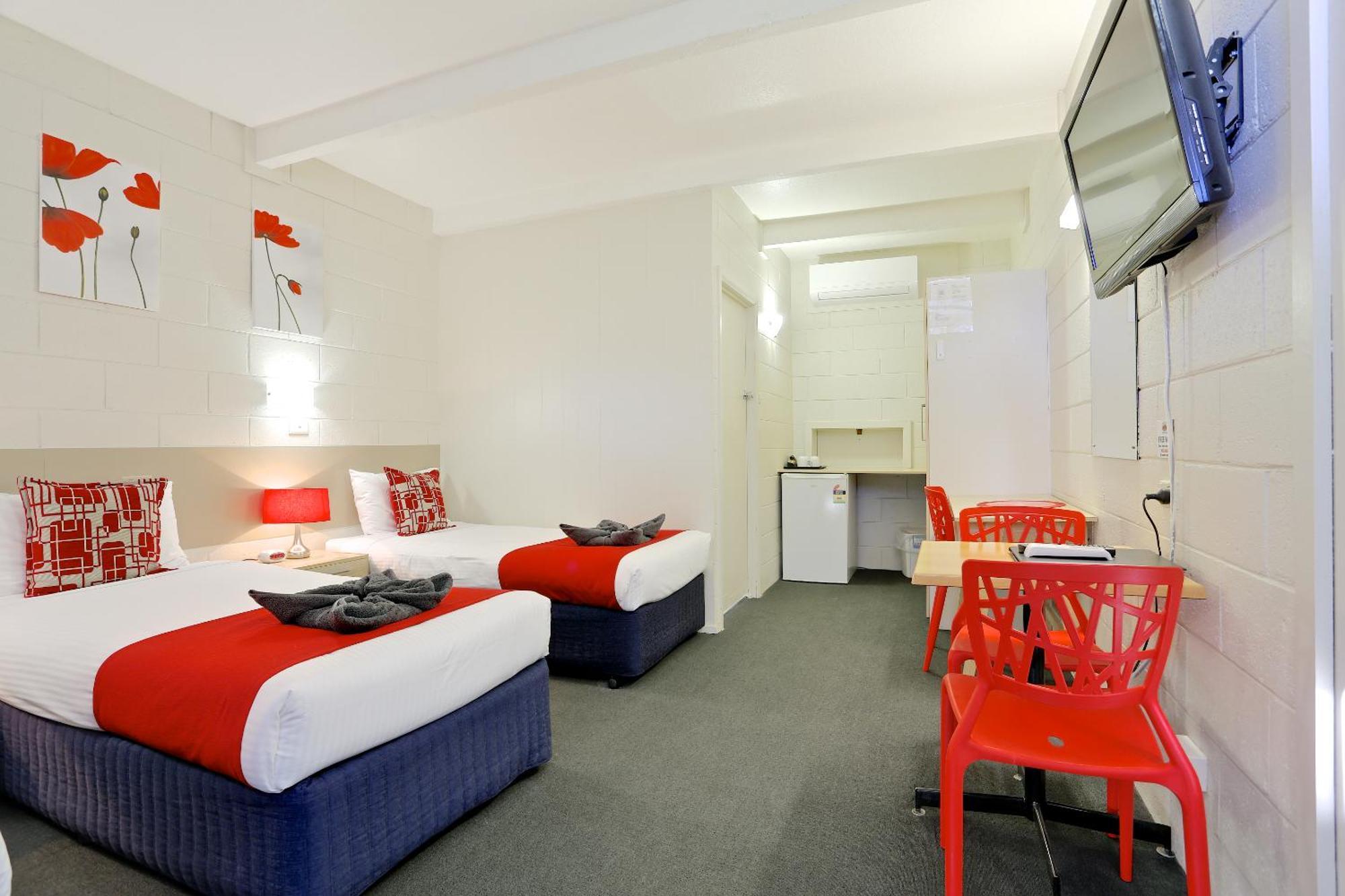 Castle Creek Motor Inn 유로아 외부 사진