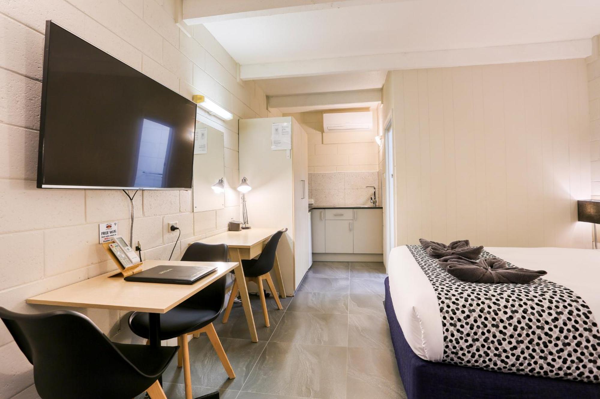 Castle Creek Motor Inn 유로아 외부 사진