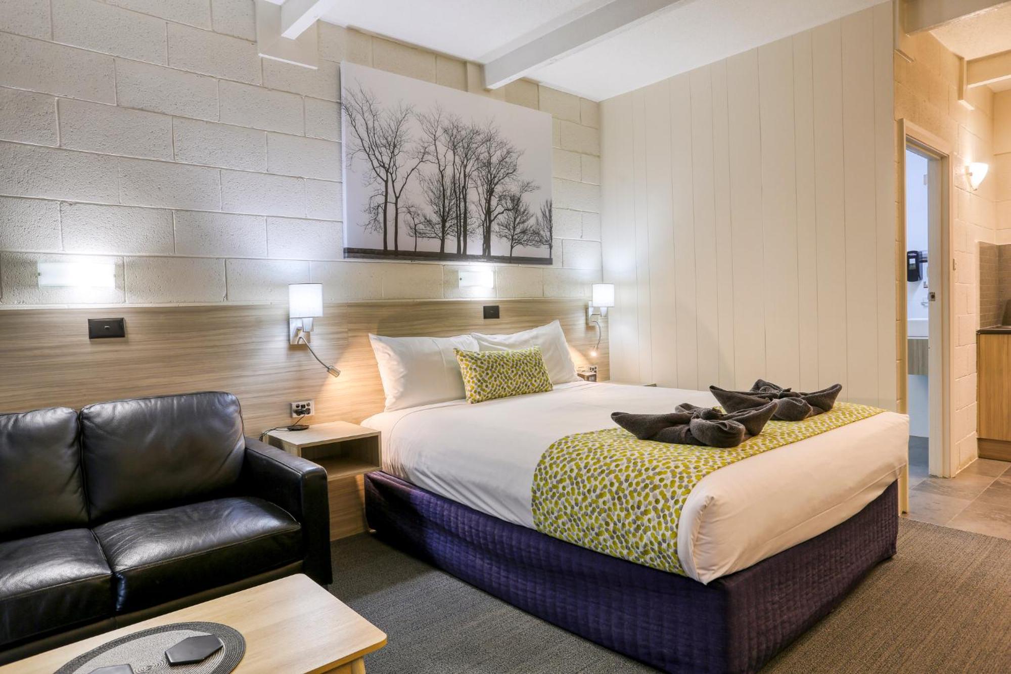 Castle Creek Motor Inn 유로아 외부 사진
