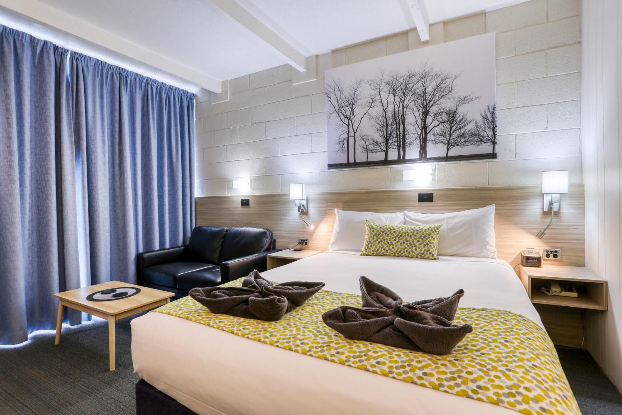 Castle Creek Motor Inn 유로아 외부 사진