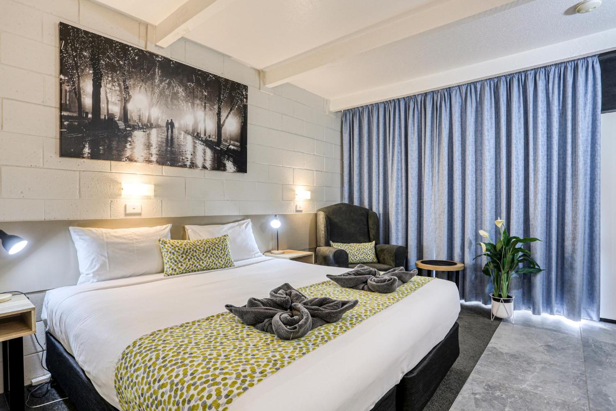 Castle Creek Motor Inn 유로아 외부 사진