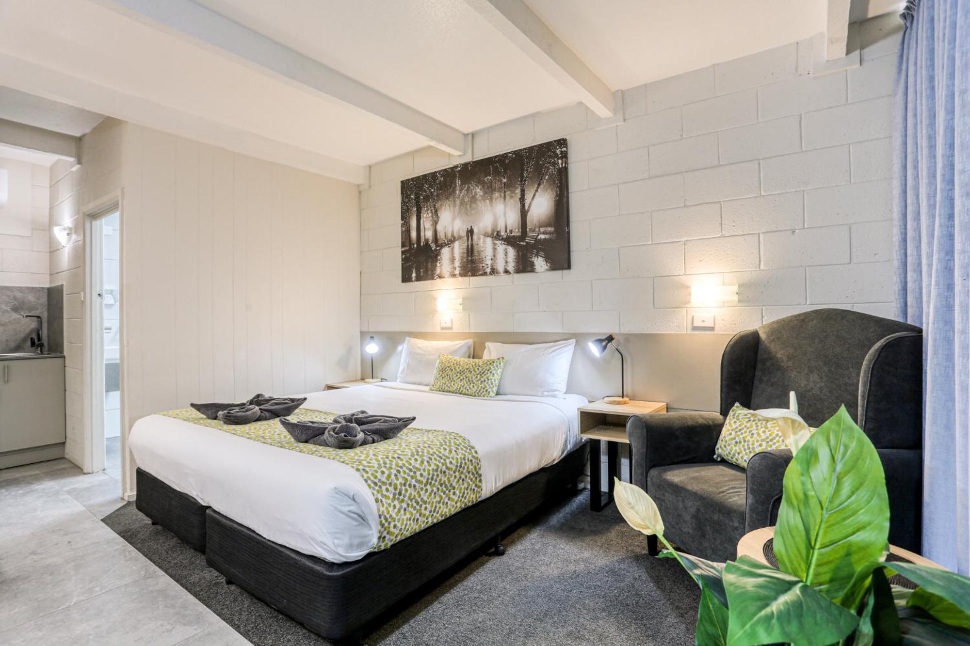 Castle Creek Motor Inn 유로아 외부 사진