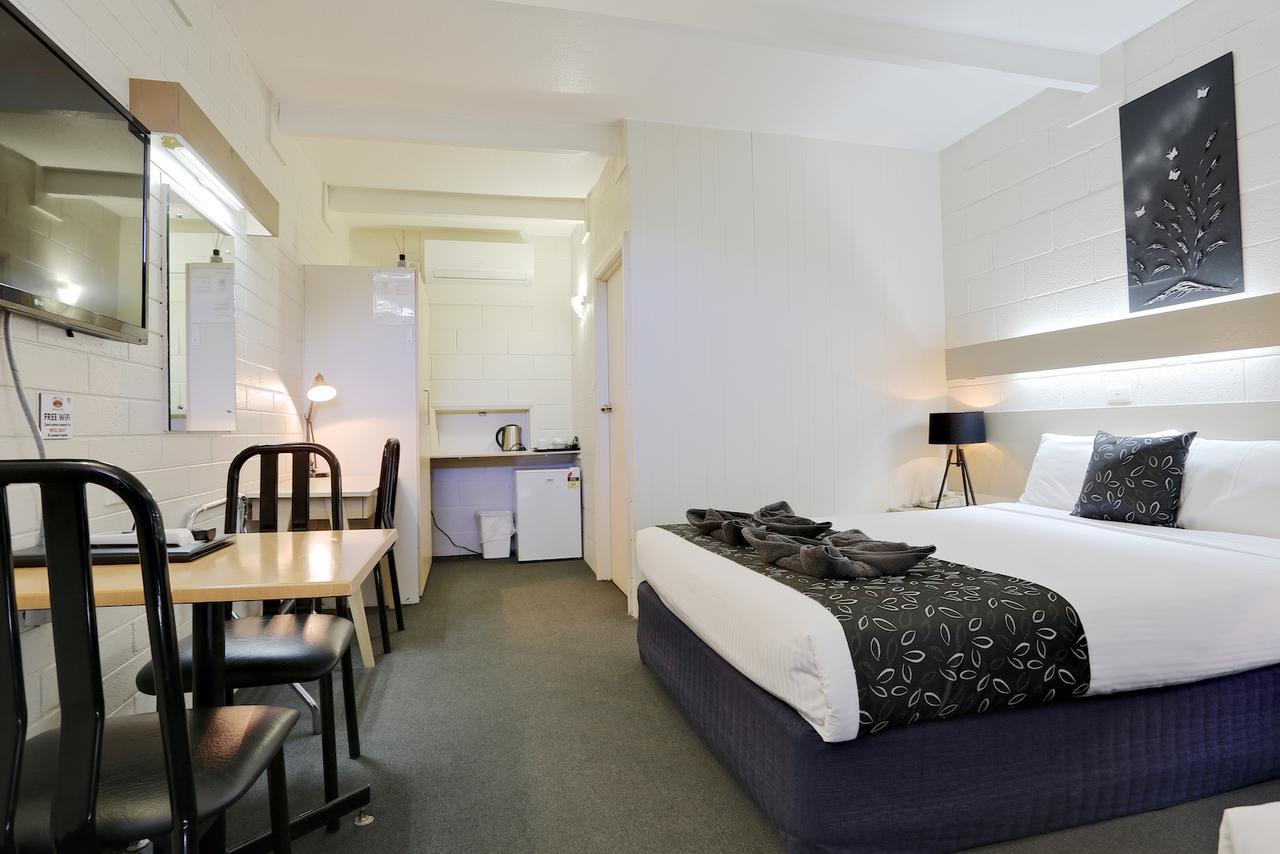 Castle Creek Motor Inn 유로아 외부 사진
