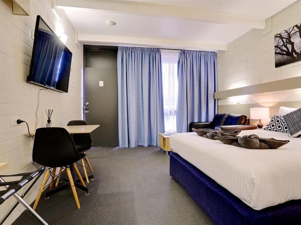 Castle Creek Motor Inn 유로아 외부 사진