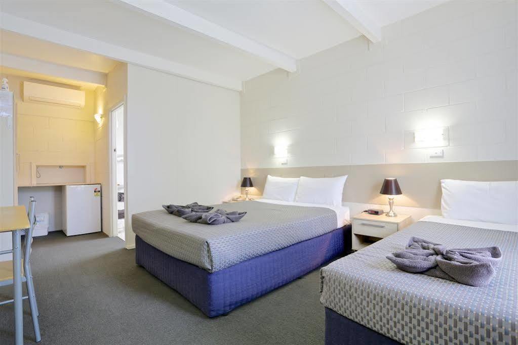 Castle Creek Motor Inn 유로아 외부 사진
